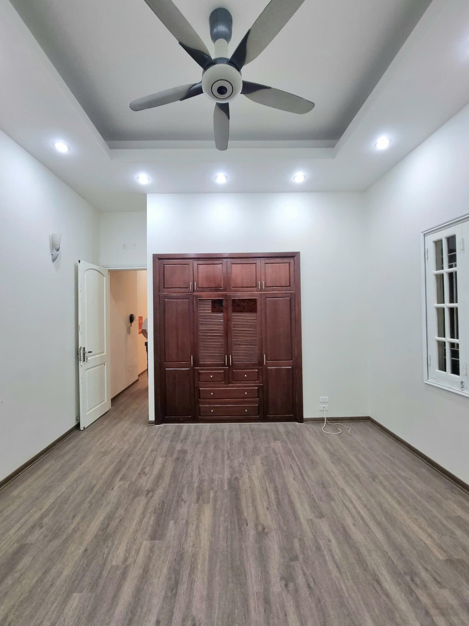 Chính chủ cho thuê nhà phân lô Nguỵ Như Kon Tum - Nguyễn huy Tưởng, 90m2x5T oto đỗ cửa, 30tr