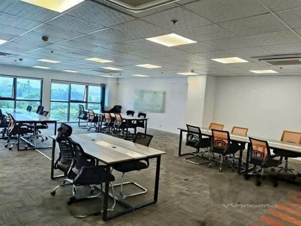 Cho thuê tòa nhà mặt tiền đường lê quang định dt 15m x 30m bình thạnh