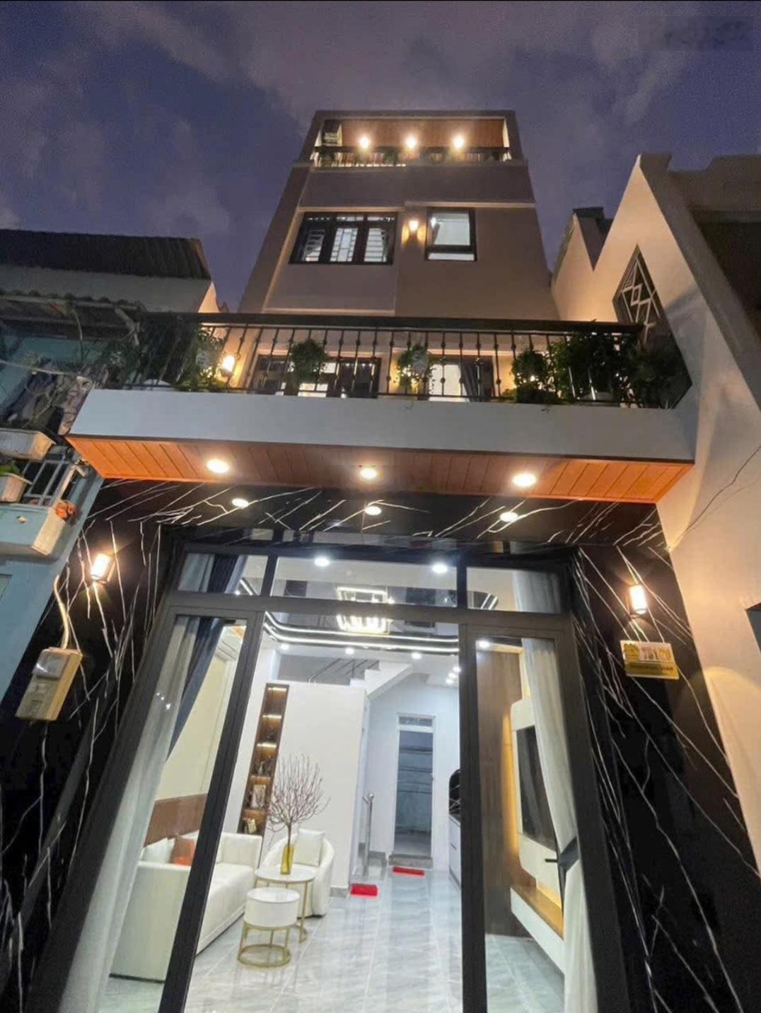 Nhà 4 tầng / 2 mặt tiền trước và sau. 30m ra mặt tiền