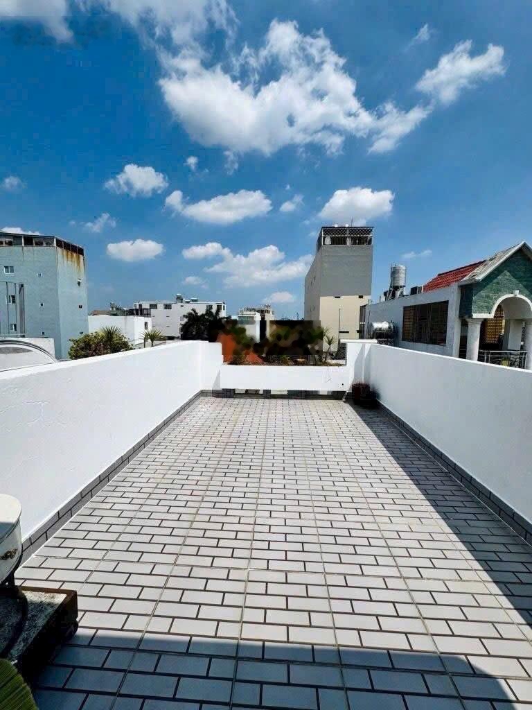 Nhà mới full nội thất trệt lửng 3 lầu 3,5x15m có 5pn 3wc hẻm xe hơi bùi quang là p12 gv
