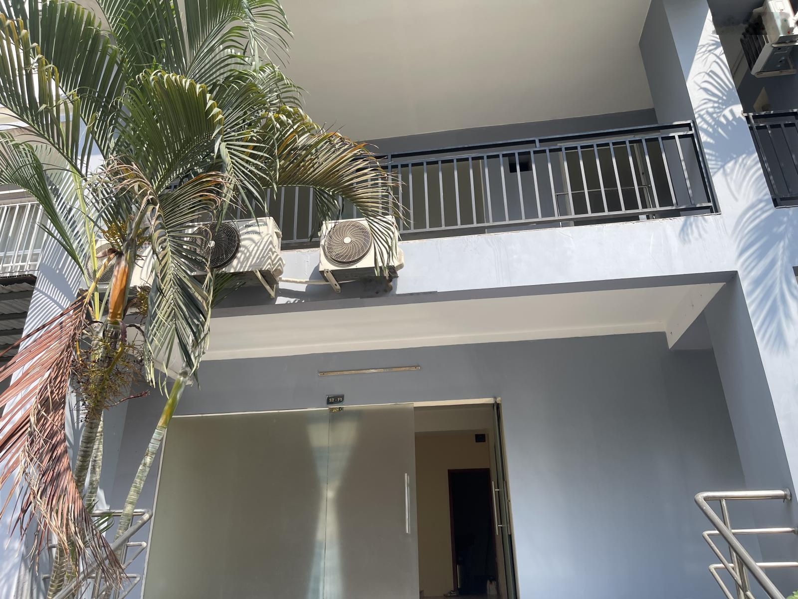Chính chủ bán nhà shophouse để ở hoặc kinh doanh.