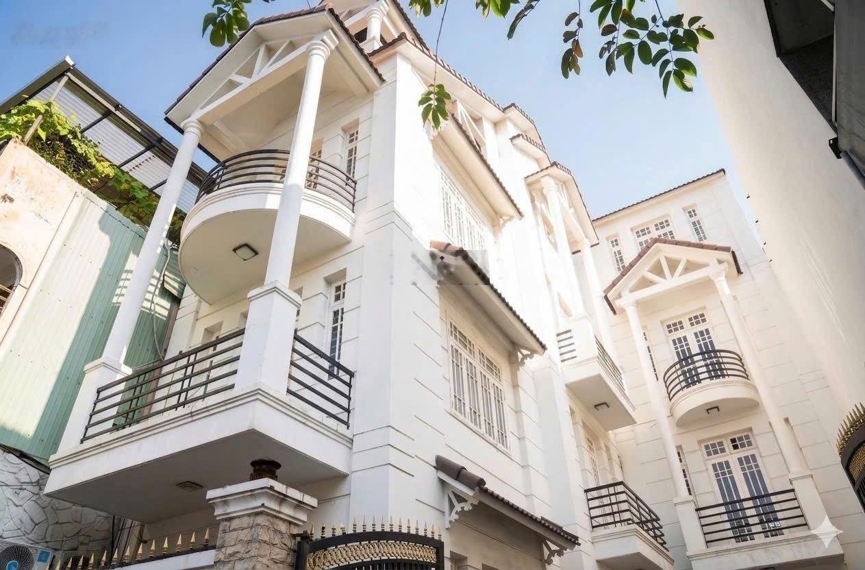 Cần bán nhà mặt tiền 10m Trần Cao Vân diện tích đất: 600m2