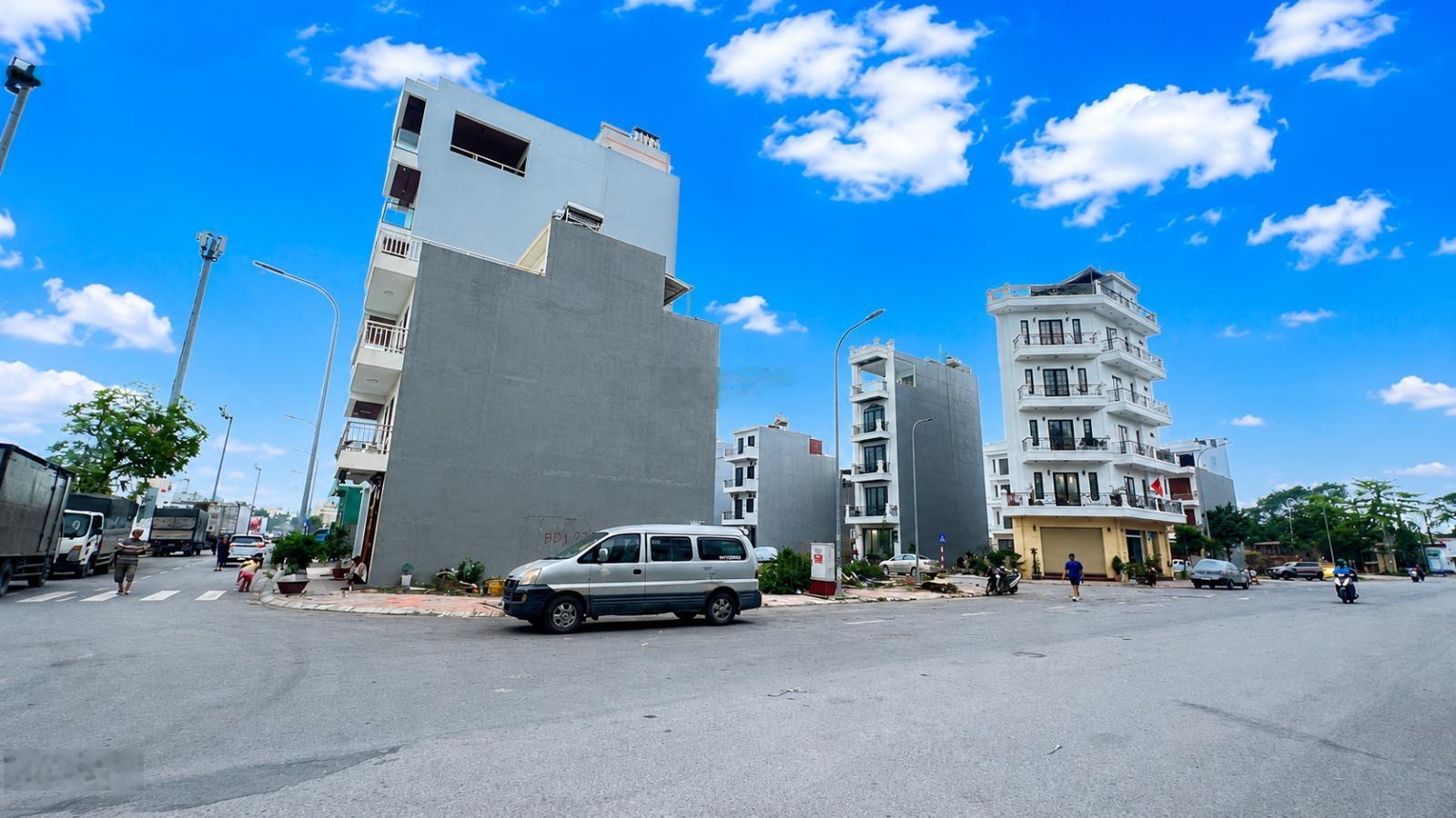 Bán 3LÔ liền kề sát Chi Cục Thuế vị trí cực đẹp, đầu tư hay xây ở đều quá hợp lý!