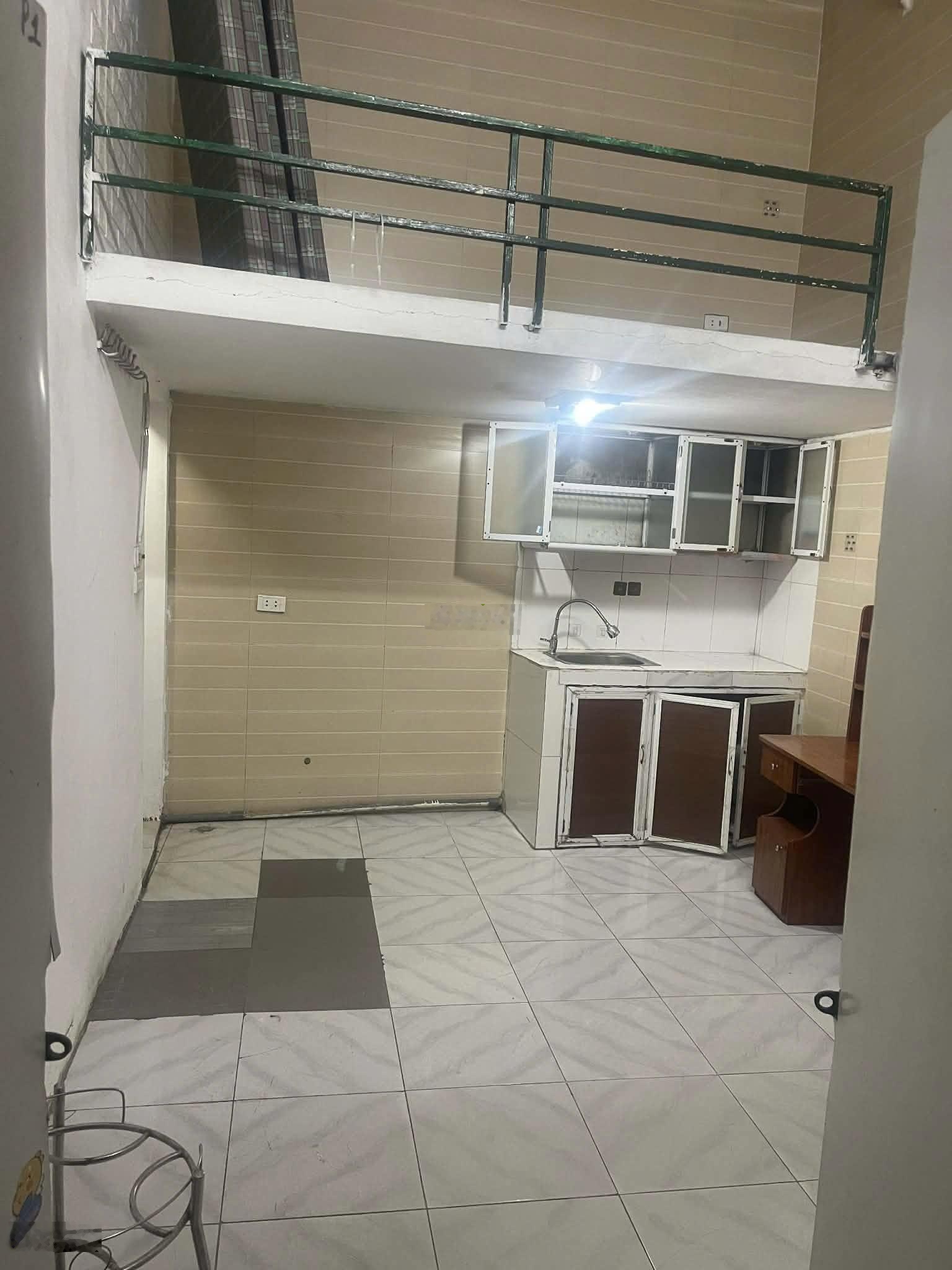 Cho thuê gấp nhà 2 tầng, 25m² ở mặt ngõ 92 Thanh Nhàn, giá 3.8 triệu. LH Phú Trần 0978314686