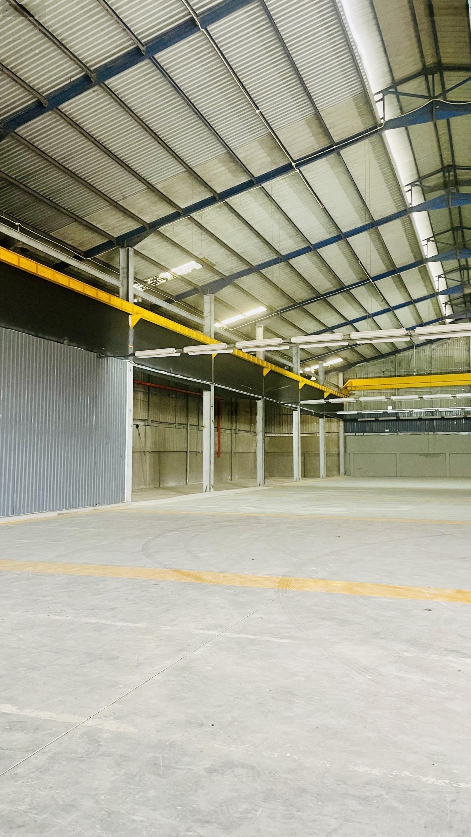Kho xưởng cho thuê 1100m2 đường Nguyễn Cửu Phú, Tân Nhựt, thành phố Hồ Chí Minh
