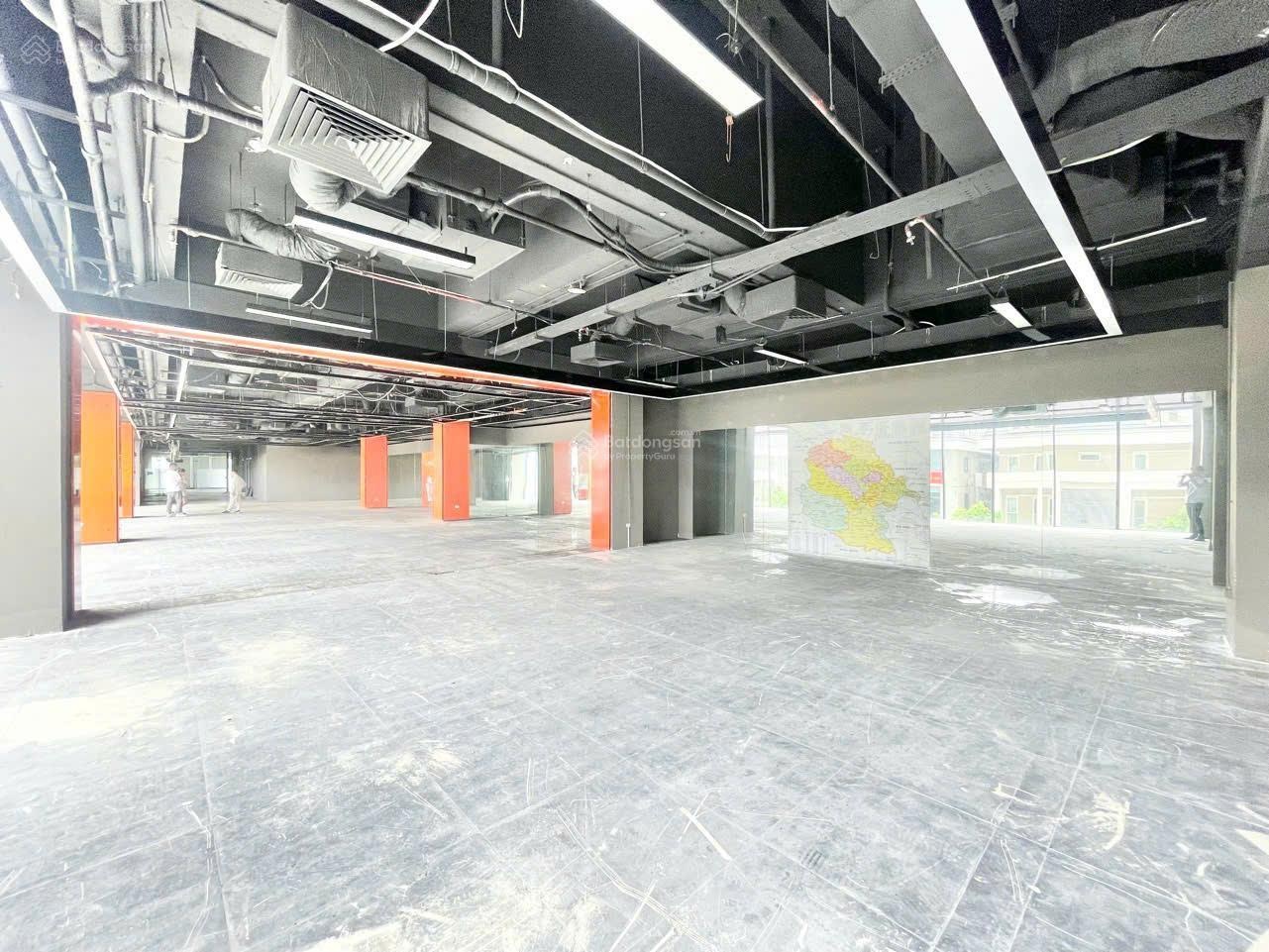 Cho thuê nhà mặt phố Lê Trọng Tấn, Phương Liệt mặt tiền 15m x 188m2 alo 0333888659