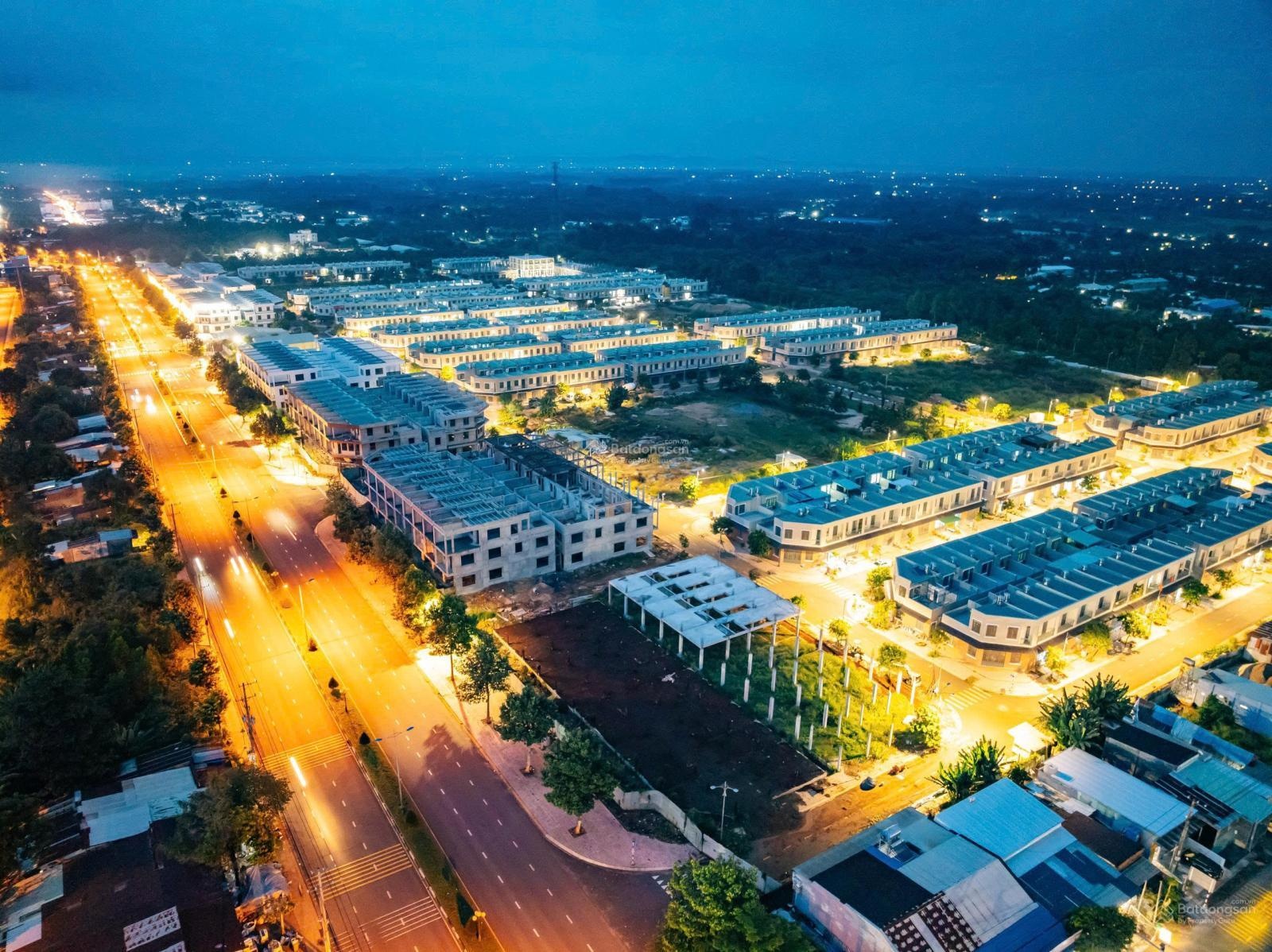 Nhà phố mặt tiền đường 36m, cách sân bay Quốc tế Long Thành 20 phút