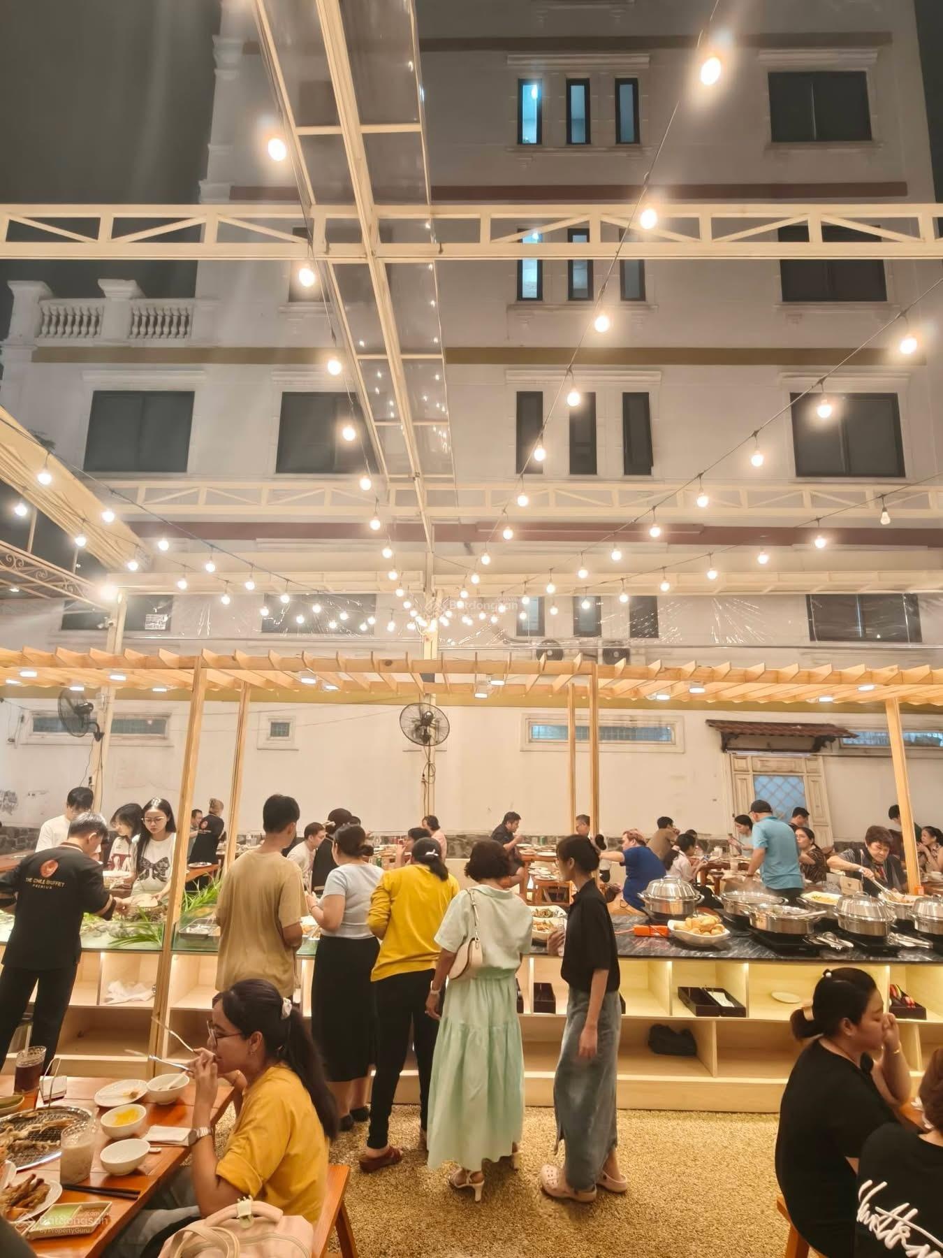 Sang nhượng tiệm lẩu nướng 300m2 mặt tiền Phan Đình Phùng-Phú Nhuận, mặt bằng chỉ 76tr