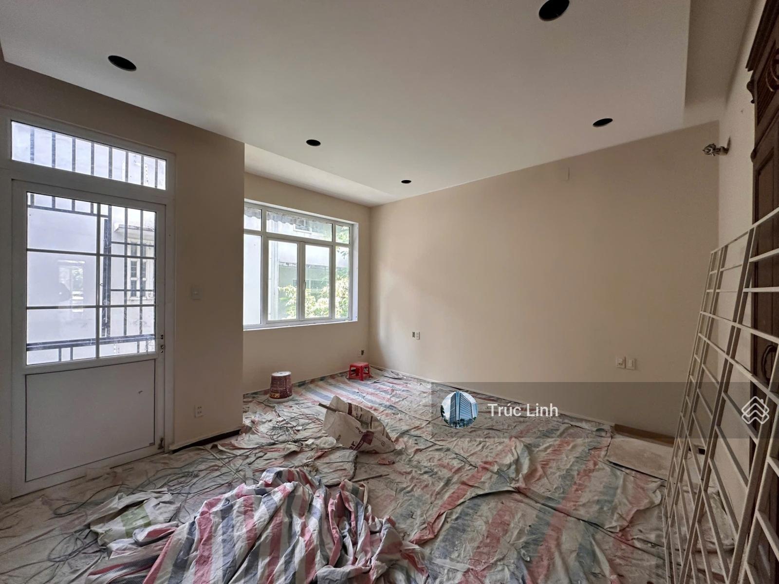 Nhà đường Cộng Hòa diện tích: 5x20m hầm 3 lầu cho thuê