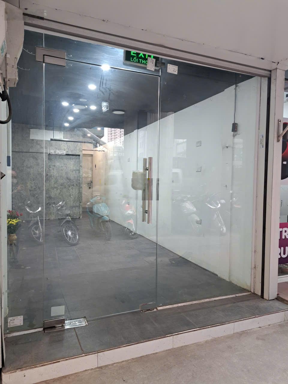 Chính chủ cho thuê cửa hàng mặt Đường Cầu Giấy - Hà Nội giá tốt