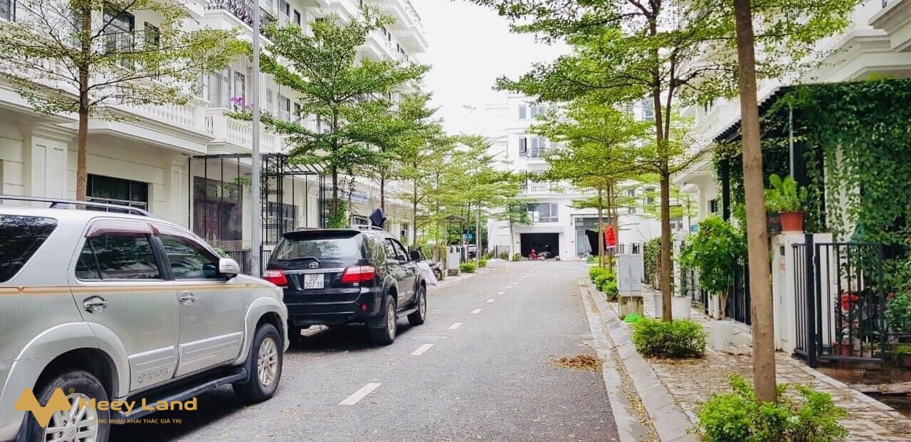 Chính chủ bán liền kề Phú Diễn, 2 thoáng trước sau, vỉa hè ô tô tránh