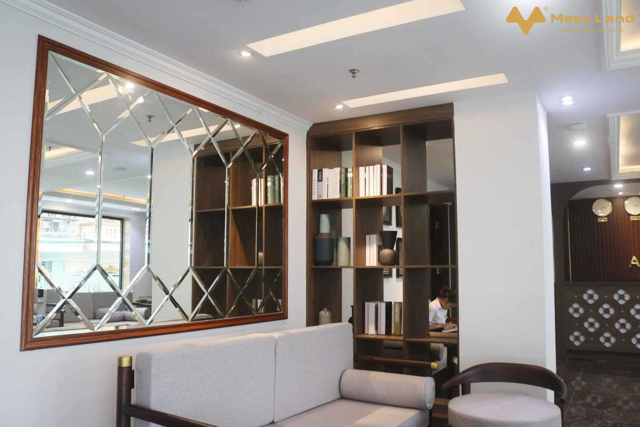 Bán khách sạn phố Trung Kính, Cầu Giấy, lô góc, mặt tiền rộng, cho thuê 160 triệu/tháng