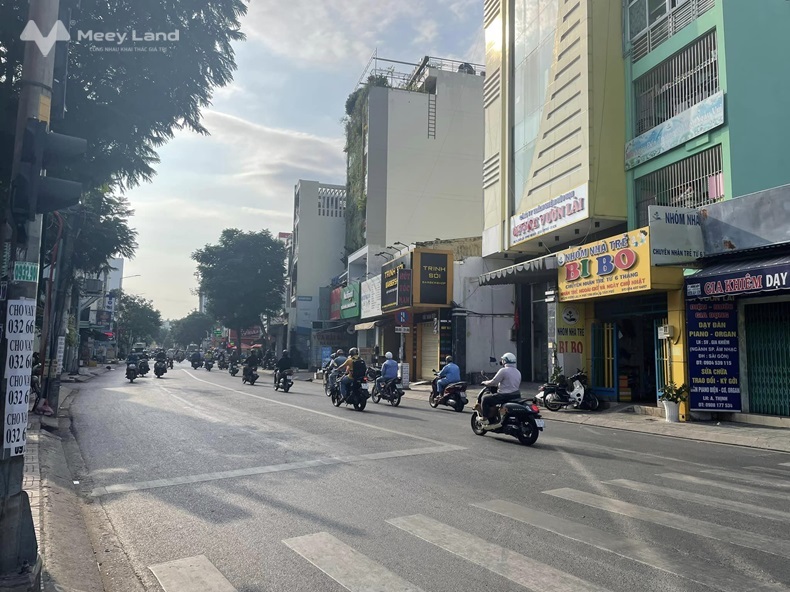 Bán nhà diện tích 166m2, giá bán 32 tỷ