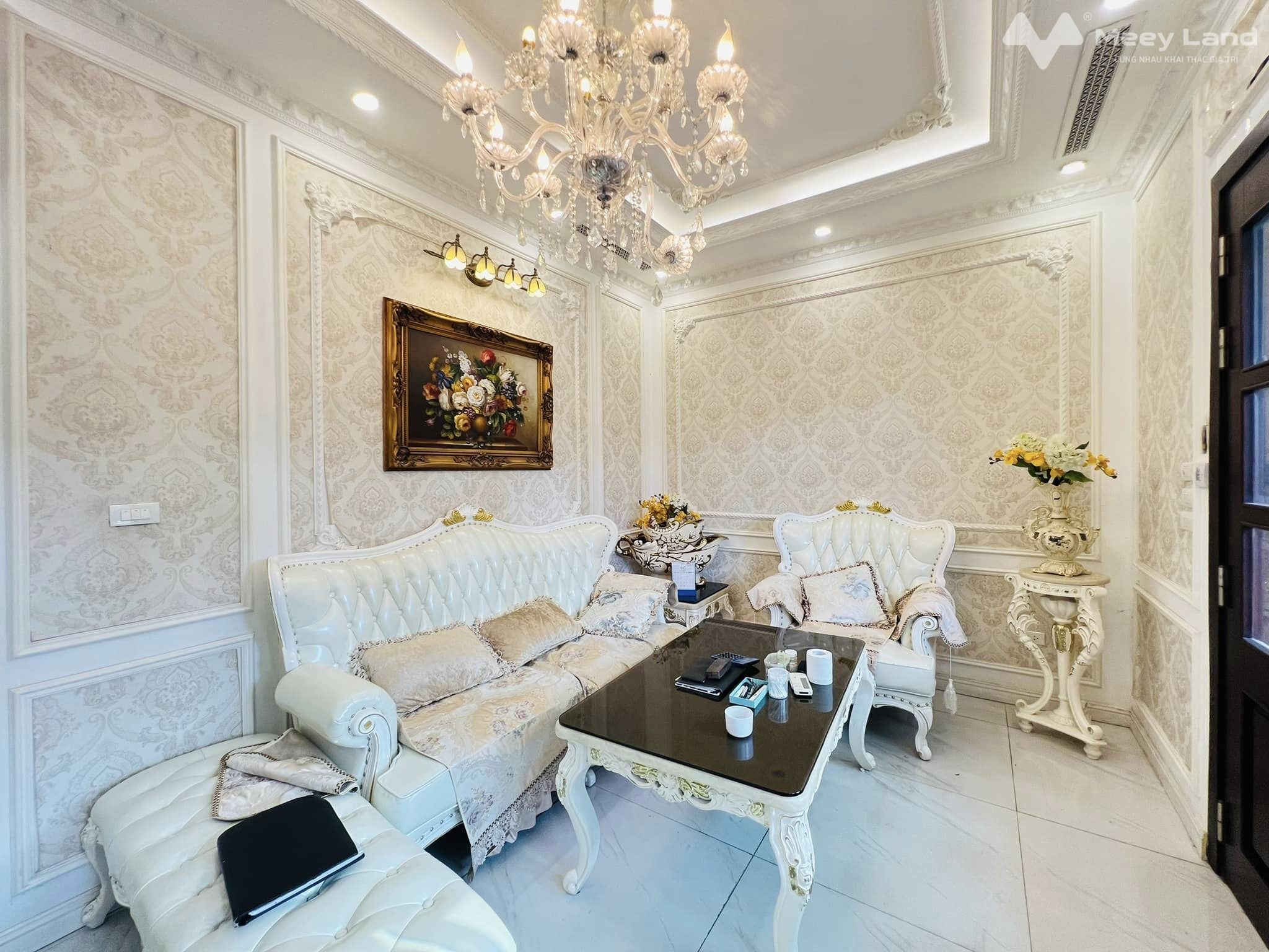 Biệt thự đẳng cấp khu đô thị Trung Văn, đường rộng 17m, vỉa hè, có hầm để xe, tặng nội thất