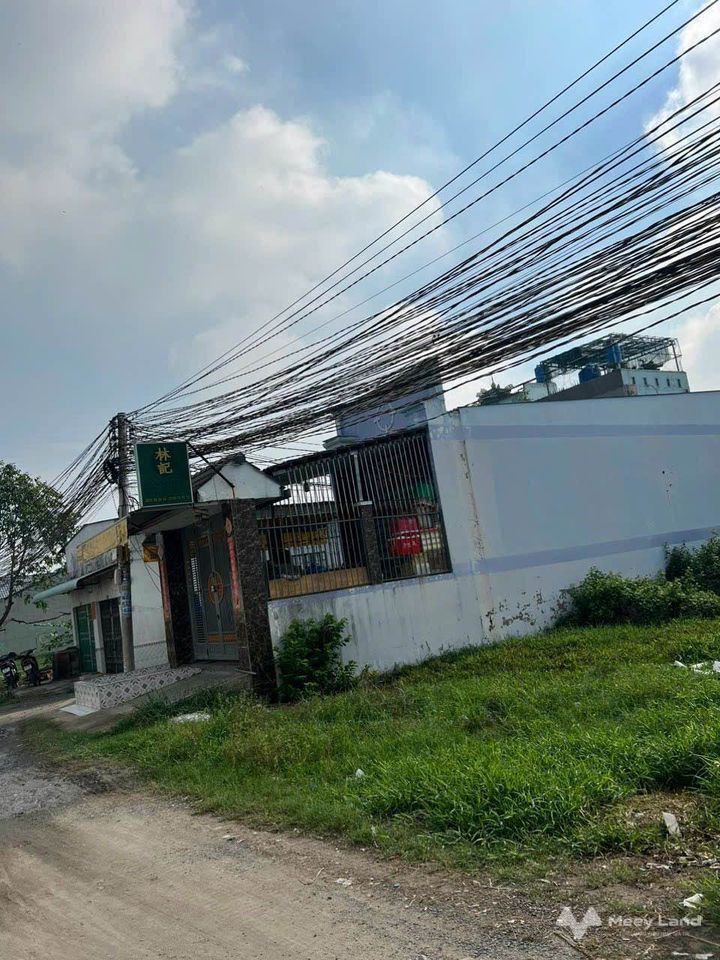 Bán rẻ lô đất 110m2 gần khu công nghiệp Hoàng Gia chỉ 900 triệu gọi ngay xem đất