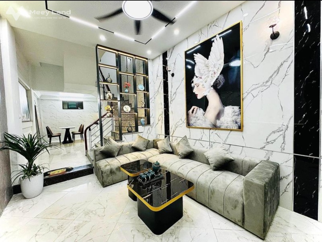 Bán nhà Đại Mỗ 40m2, 4 tầng, 4 phòng ngủ, 2 mặt thoáng, view Vinhomes, ô tô đỗ gần