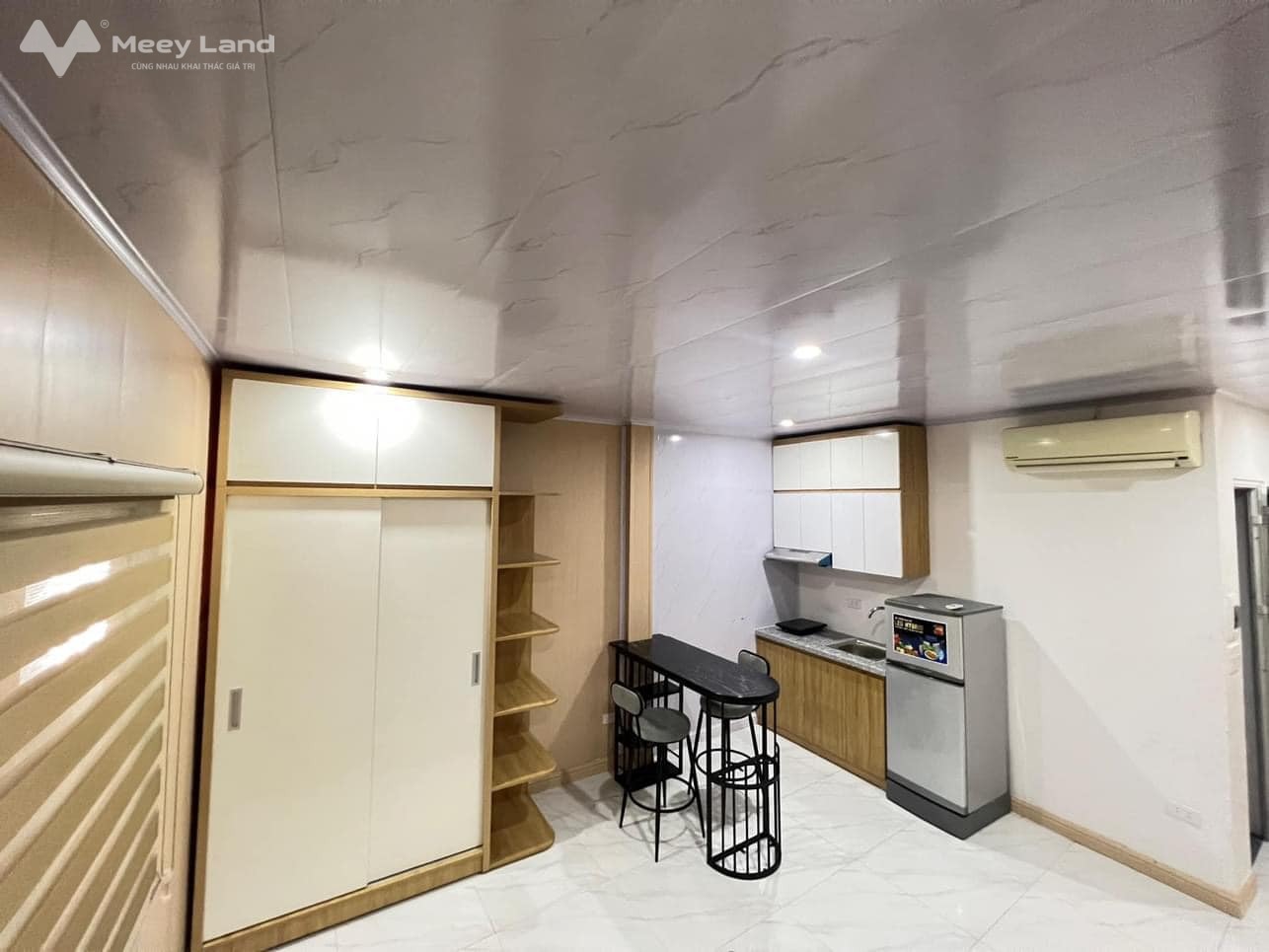 Bán chung cư mini phố Chùa Láng, Đống Đa, 13 phòng khép kín