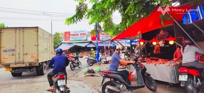 Tôi cắt lỗ bán gấp lô đất 230m2 ở sau lưng chợ với giá 395 triệu sổ hồng riêng