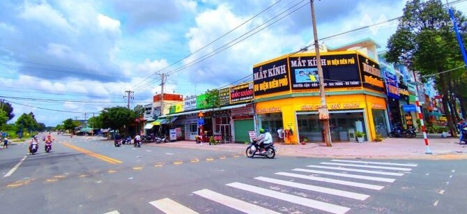 Kẹt tiền bán lô đất 1000m2 sổ hồng riêng, giá 339 triệu, sát dân, gần chợ, trường học