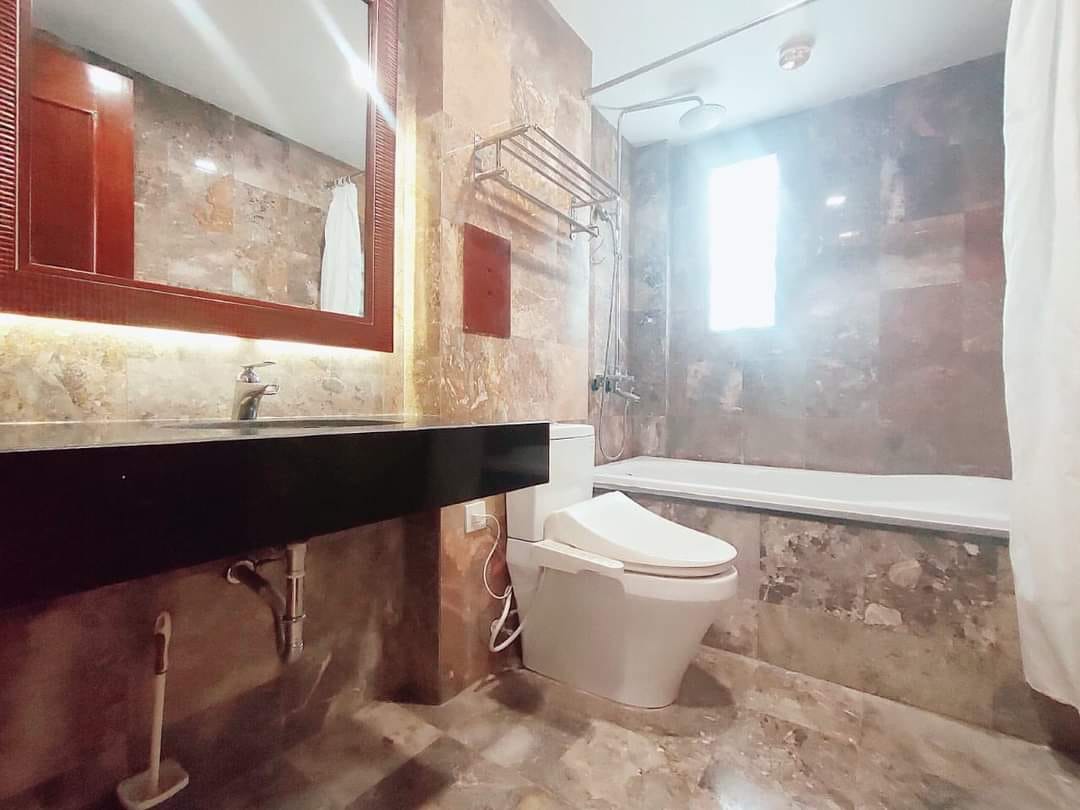 Bán nhà mặt phố Yên Phụ, Tây Hồ