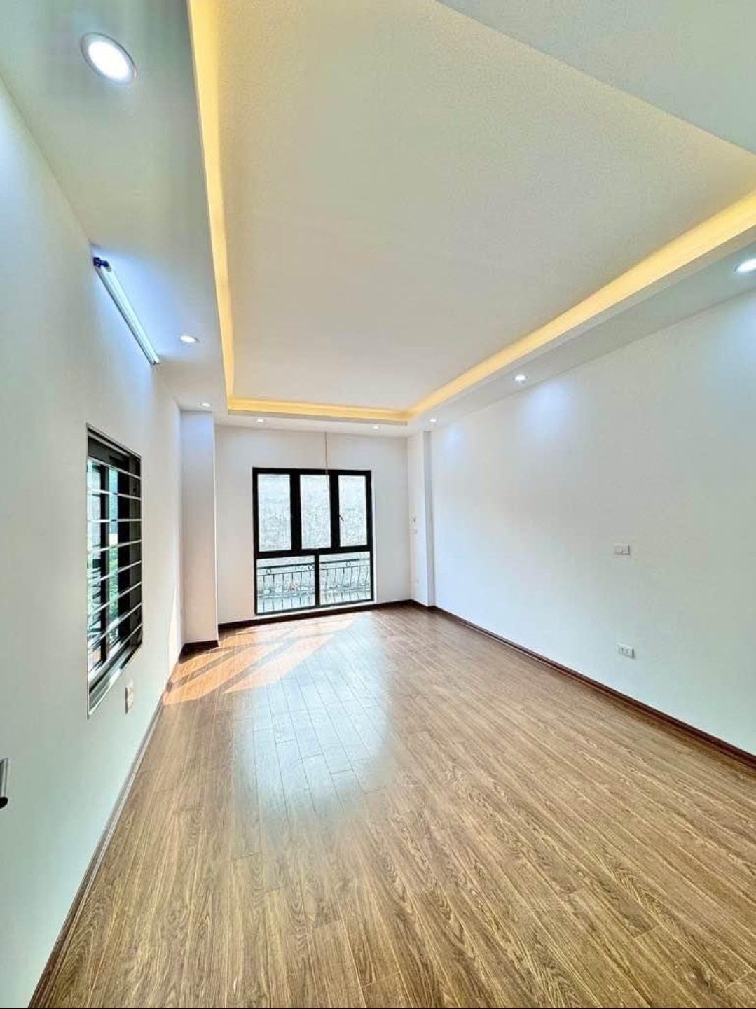 Bán nhà đẹp phố Nhổn, Phương Canh, Trịnh Văn Bô 35m2, 5 tầng, 2 mặt thoáng, view biệt thự