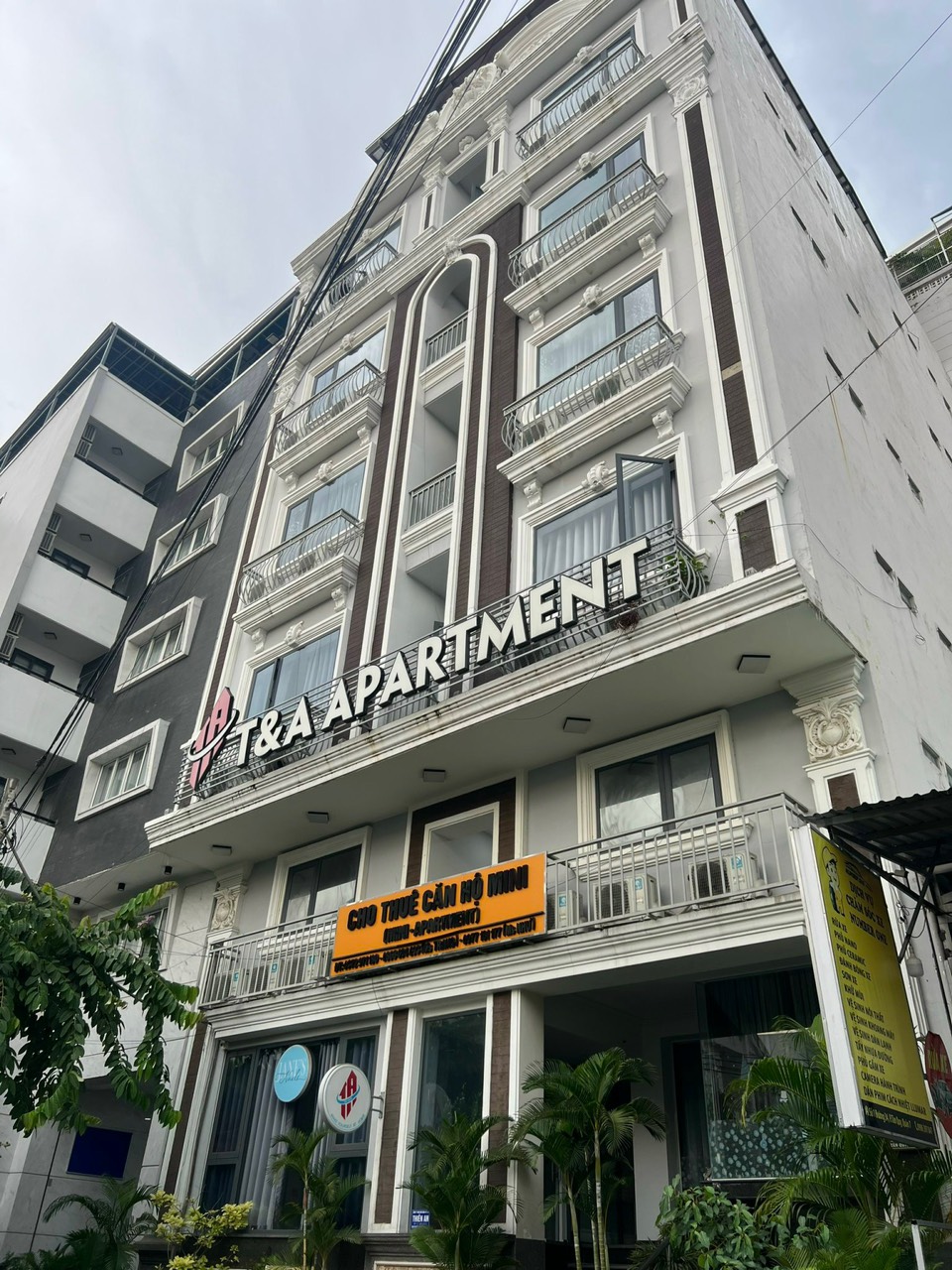 Bán căn hộ dịch vụ thu nhập ổn định trung tâm quận 7