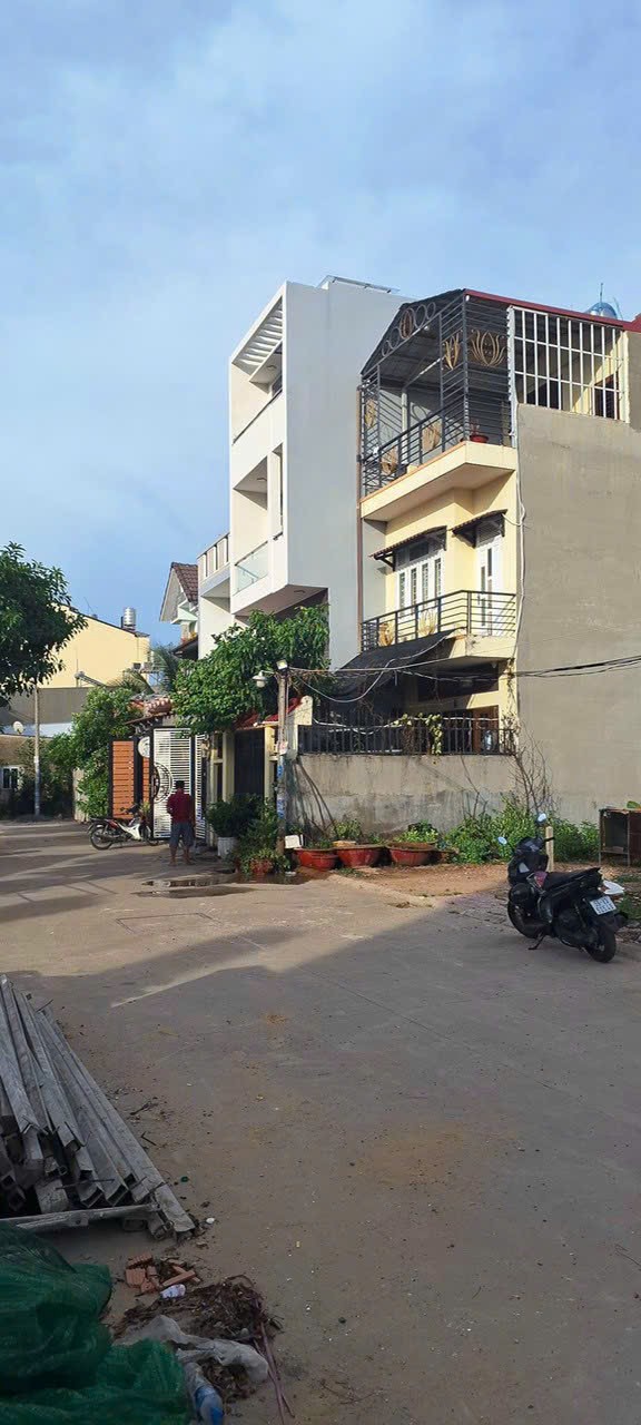 Bán lô đất gần chợ Cầu Đồng, 100m2, giá chỉ 1,75 tỷ, gọi xem cho em xem đất