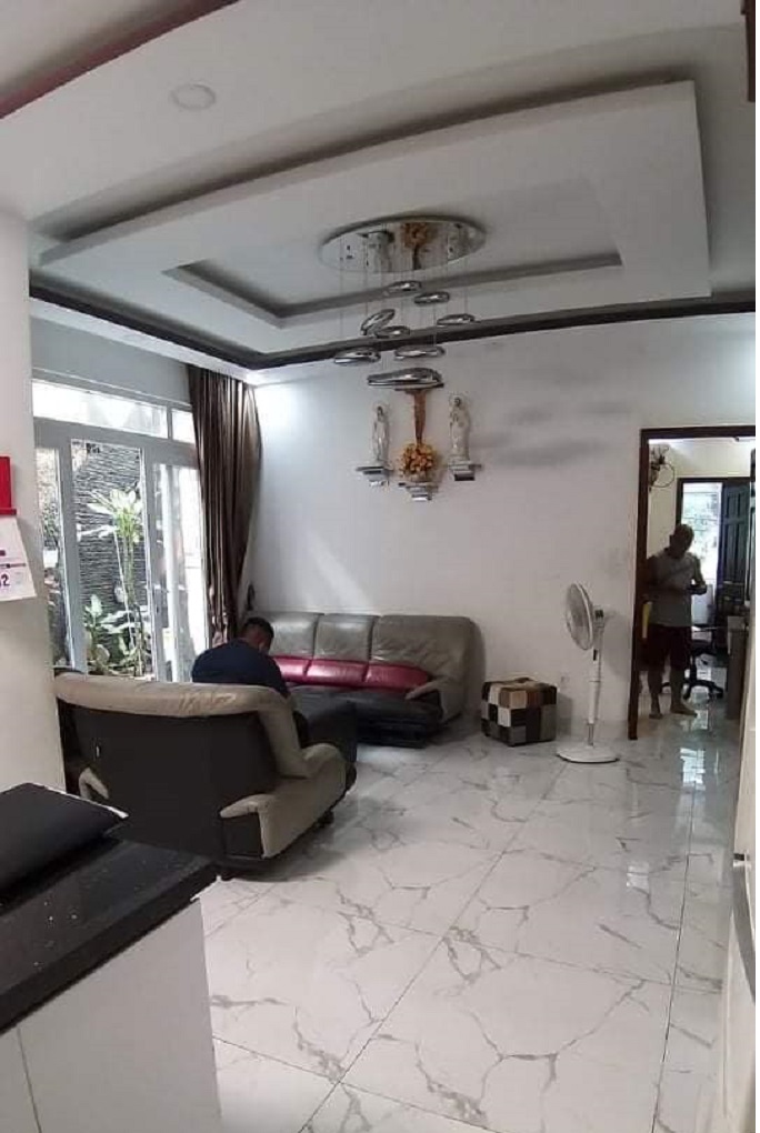 Bán căn hộ dịch vụ mặt tiền kinh doanh đường Văn Chung, Phường 13, Tân Bình, 124m2, 6 tầng, thang máy