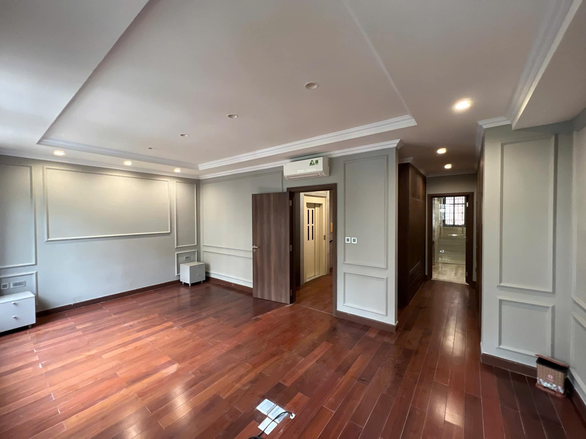 The Manor Central Park Nguyễn Xiển, hoàn thiện đẹp, 5 tầng, thang máy, giá cực tốt