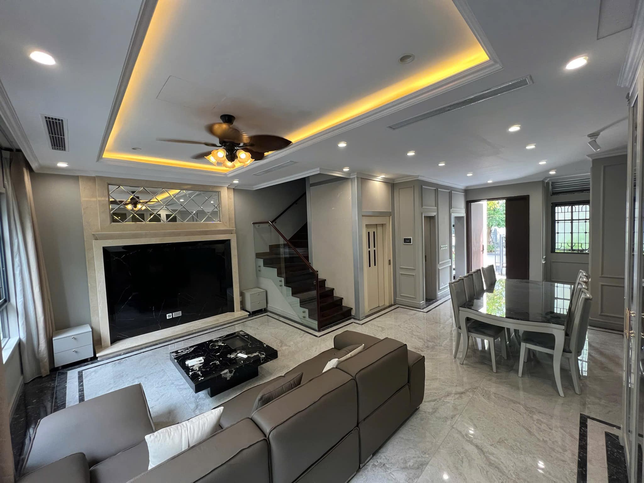 The Manor Central Park Nguyễn Xiển, hoàn thiện đẹp, 5 tầng, thang máy, giá cực tốt