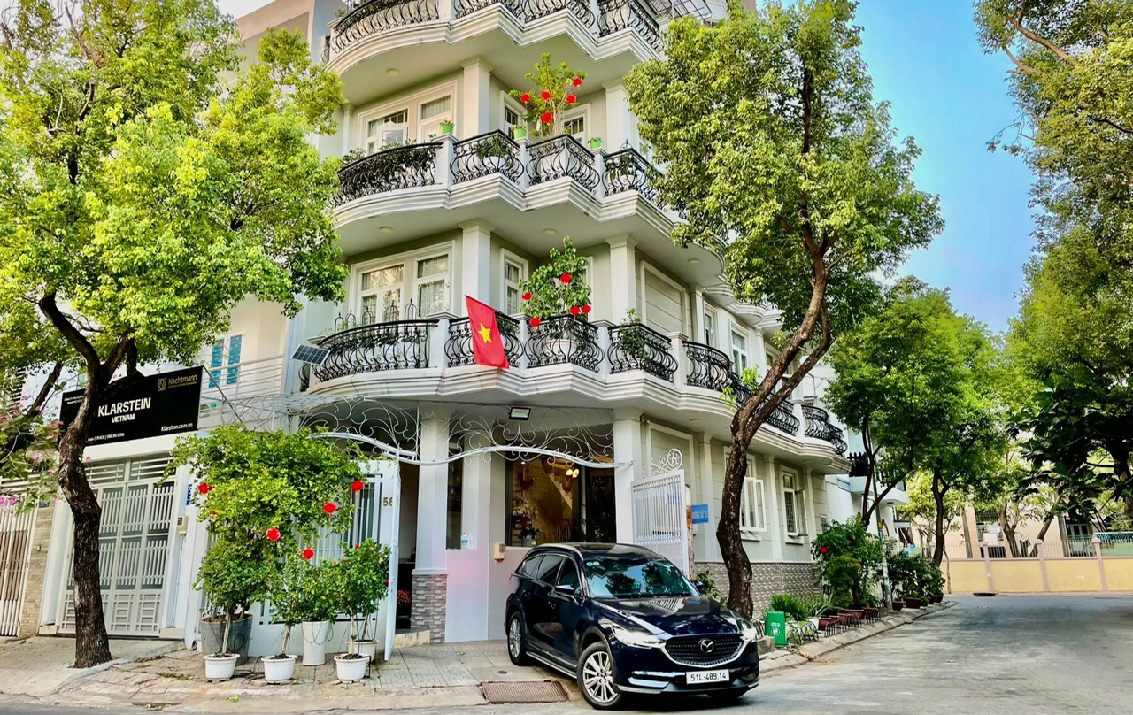 Bán biệt thự căn góc rất đẹp khu dân cư Tân Quy Đông, quận 7, hầm, 3 tầng, 6 phòng ngủ