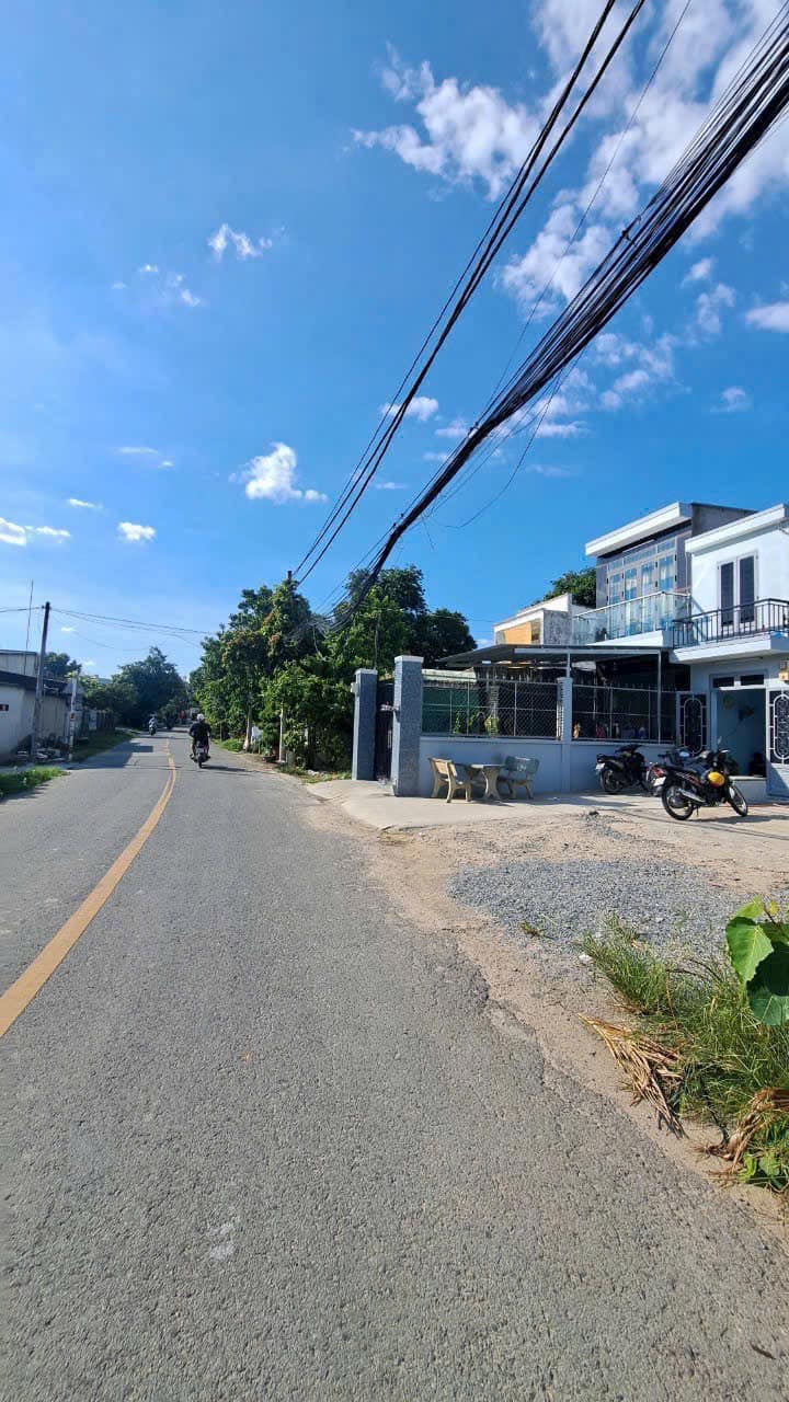 Cần bán mặt tiền kinh doanh 140m2 giá chỉ 1,85 tỷ gần chợ Tân Hiệp gọi xem đất