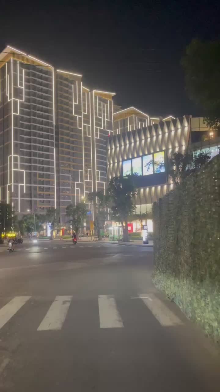 Vị trí Shop nằm trên trục đường Vincom