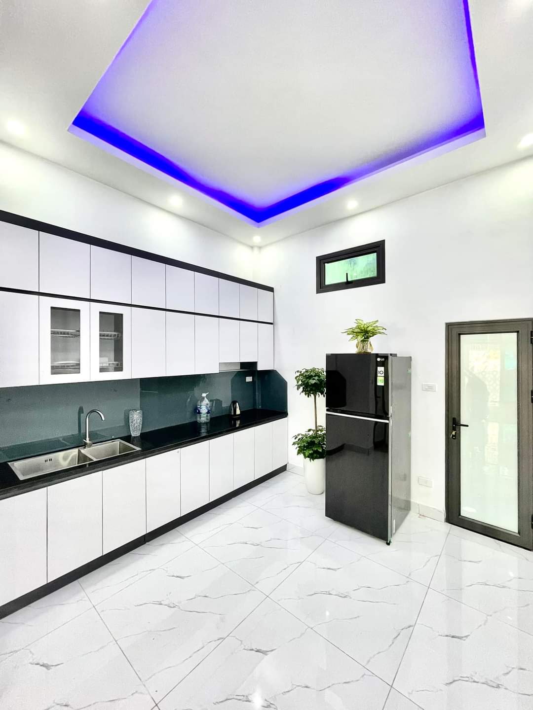 Bán nhà Tây Mỗ, 39m2, 5 tầng, 4 phòng ngủ, 2 mặt thoáng, chỉ 30m ô tô đỗ, giá 6.5 tỷ