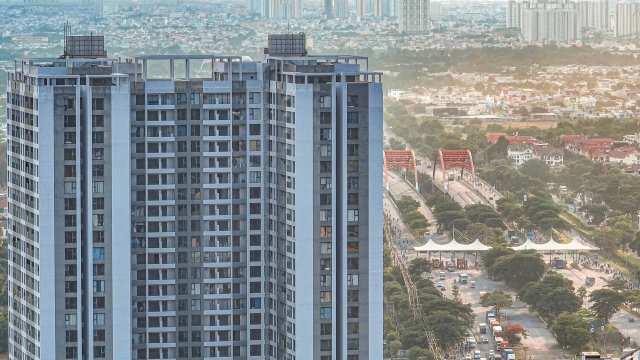 Bán căn 2 phòng ngủ, 74m2 full nội thất cao cấp view sông tại Lavida Plus quận 7, giá 4,55 tỷ