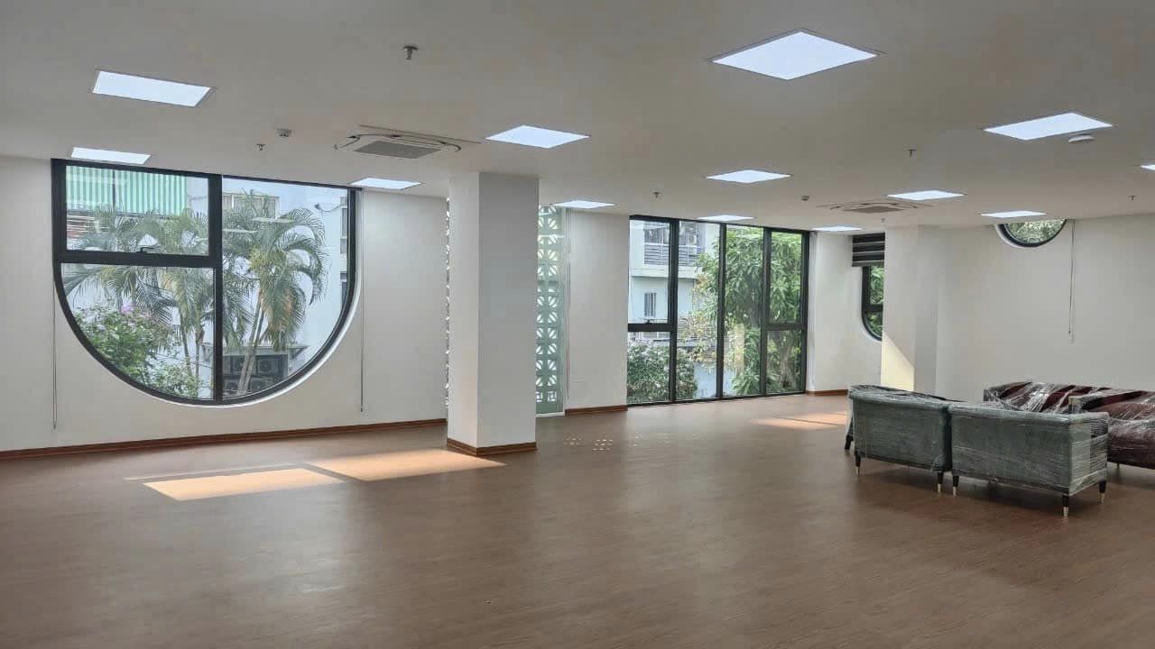 Bán nhà phố Trần Thái Tông, Cầu Giấy, lô góc 3 mặt thoáng, đẳng cấp