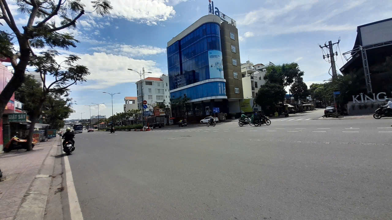 Bán gấp nhà đường Lê Văn Việt, diện tích 103m2, giá bán 16 tỷ