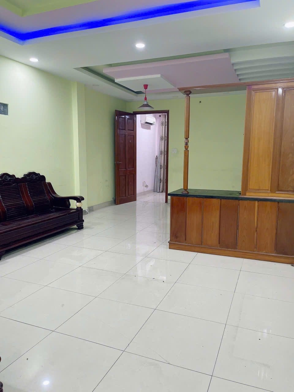 Bán gấp nhà đường Lê Văn Việt, diện tích 103m2, giá bán 16 tỷ