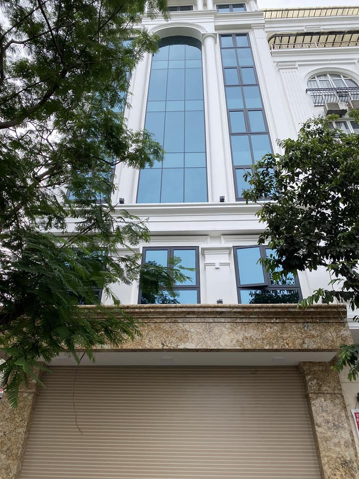 Tòa nhà đẳng cấp nhất mặt phố Hoàng Quốc Việt, Cầu Giấy, 9 tầng, thang máy, có hầm