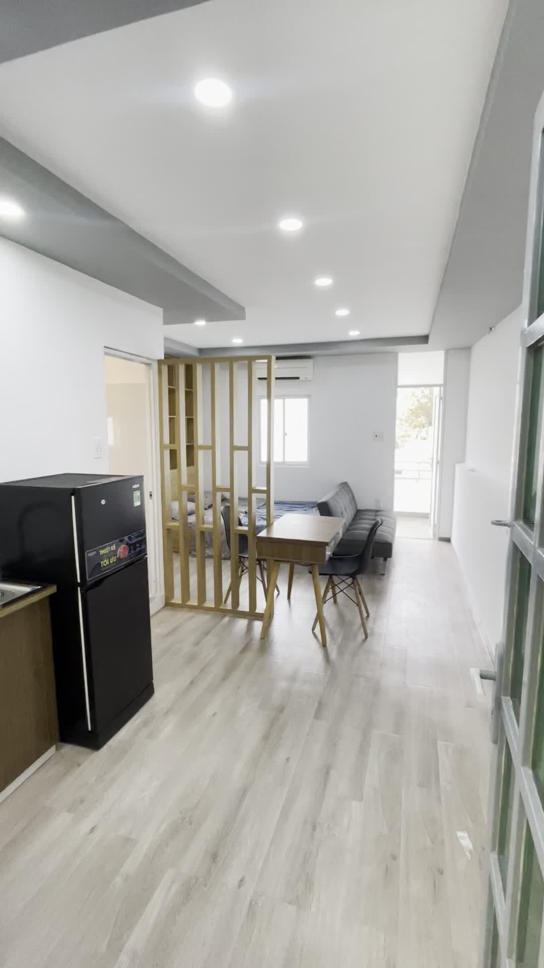 Căn hộ full nội thất có ban công lớn Lê Văn Sỹ Phú Nhuận