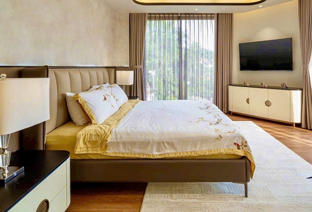 Bán gấp biệt thự sân vườn đường 160, phường Tăng Nhơn Phú A, diện tích 800m2