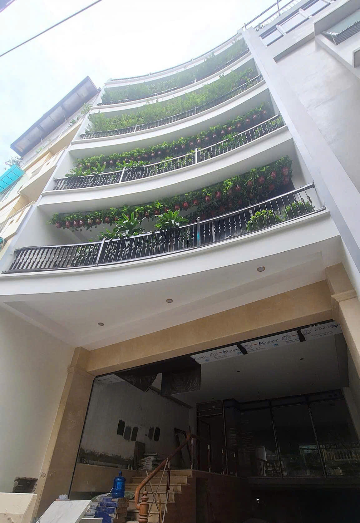 Tòa nhà văn phòng phố Thái Hà – 10 tầng thang máy mới – hiệu suất cho thuê 350 triệu/tháng