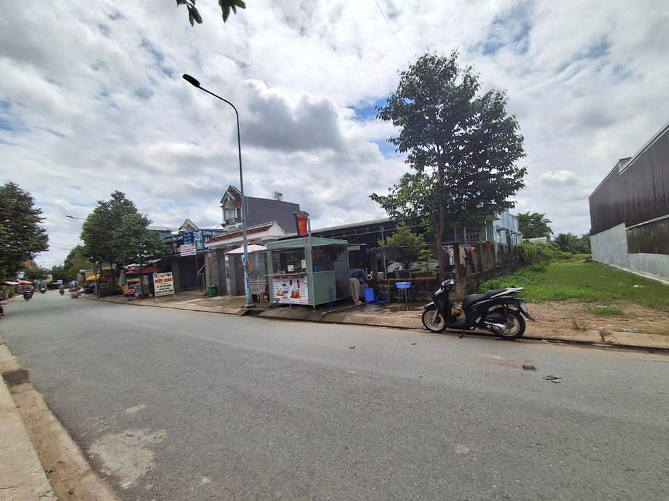 Bán lô đất mặt tiền kinh doanh 175m2 - giá chỉ 1 tỷ 800 triệu - gọi cho em xem đất