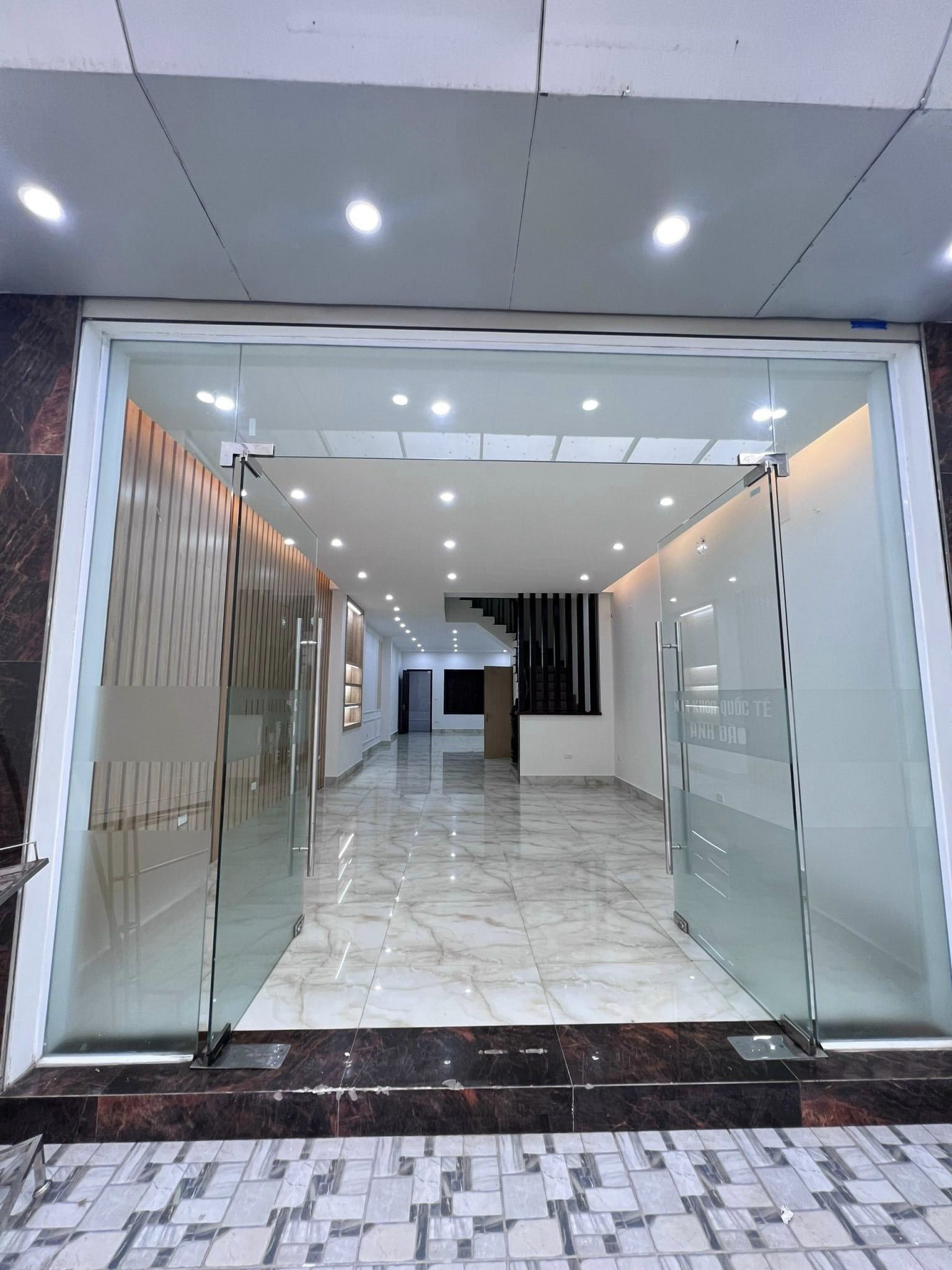 Bán nhà mặt phố khu đô thị Văn Quán, vị trí đắc địa kinh doanh, vỉa hè rộng thoáng