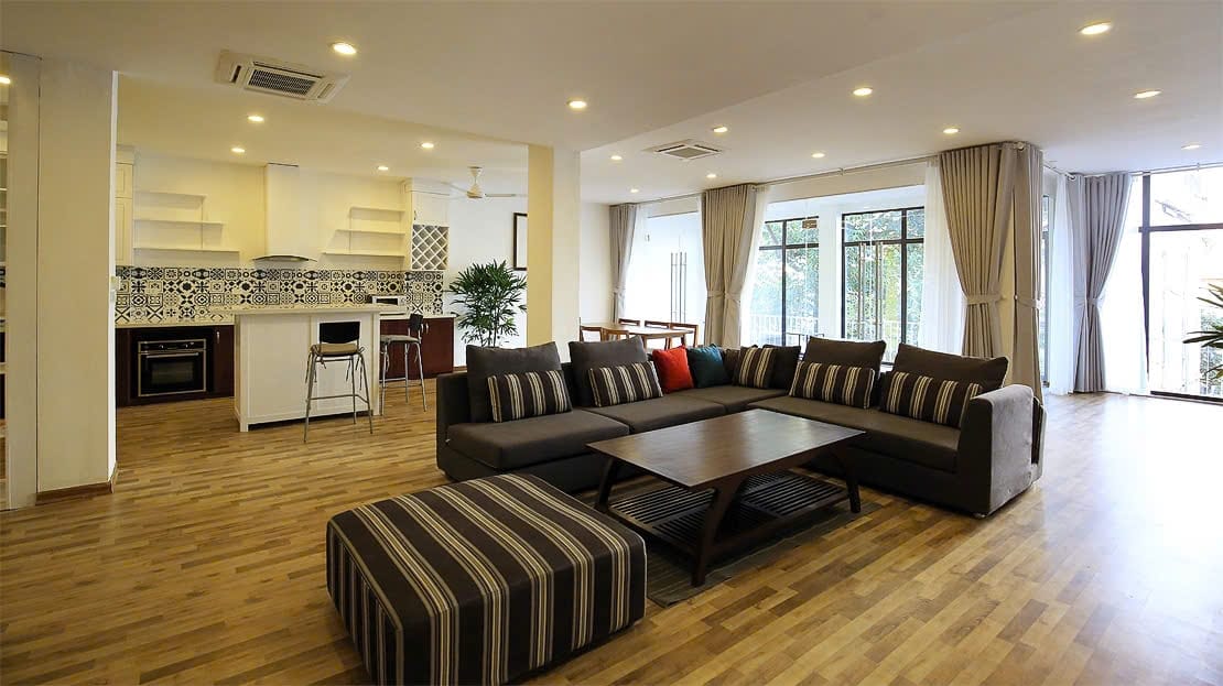 Bán nhà mặt phố Tô Ngọc Vân, Tây Hồ, 11 tầng, thang máy