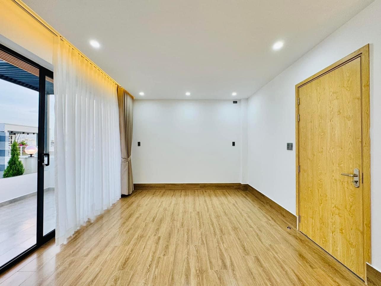 Bán siêu phẩm nhà phố mặt tiền đường số 7, phường 11
