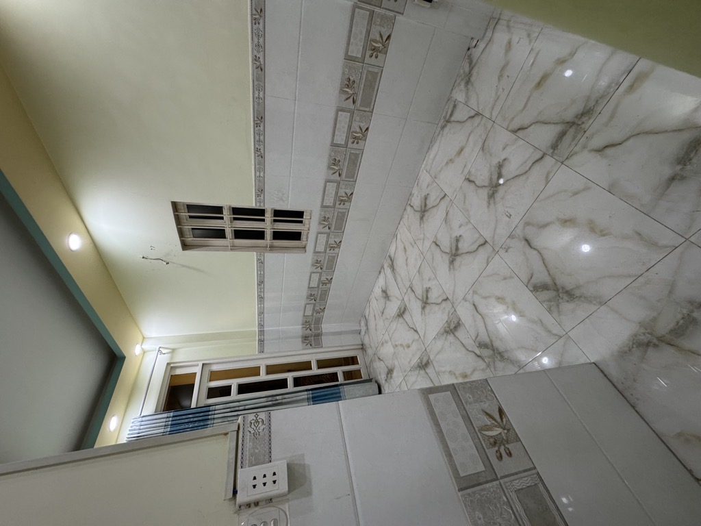 Bán gấp nhà riêng tại đường Tên Lửa, 4,5 tỷ, 40m2, 4 ngủ, 3 vệ sinh