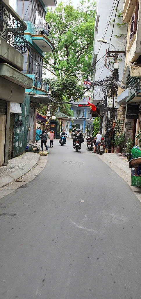 Hoa hậu Đại Cồ Việt, ô tô đỗ gần, nhà dân xây, diện tích 83m2, giá chỉ 9 tỷ