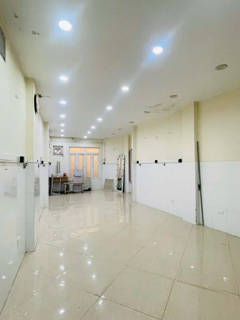 Chỉ còn duy nhất 1 căn Tam Trinh, ô tô đỗ cửa, gần phố, 80m2, giá chỉ 9,2 tỷ