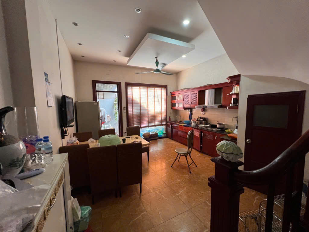 Hiếm nhà Đền Lừ, ô tô, vỉa hè, kinh doanh sầm uất, 36m2, giá chỉ 10,5 tỷ